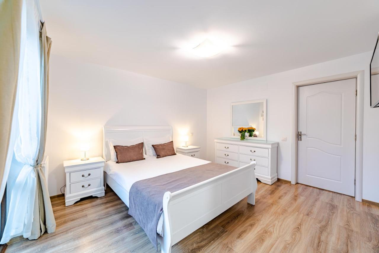Yael Luxury Apartments 2 Buşteni Eksteriør bilde