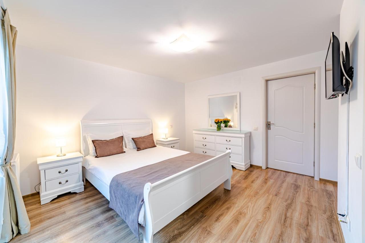 Yael Luxury Apartments 2 Buşteni Eksteriør bilde