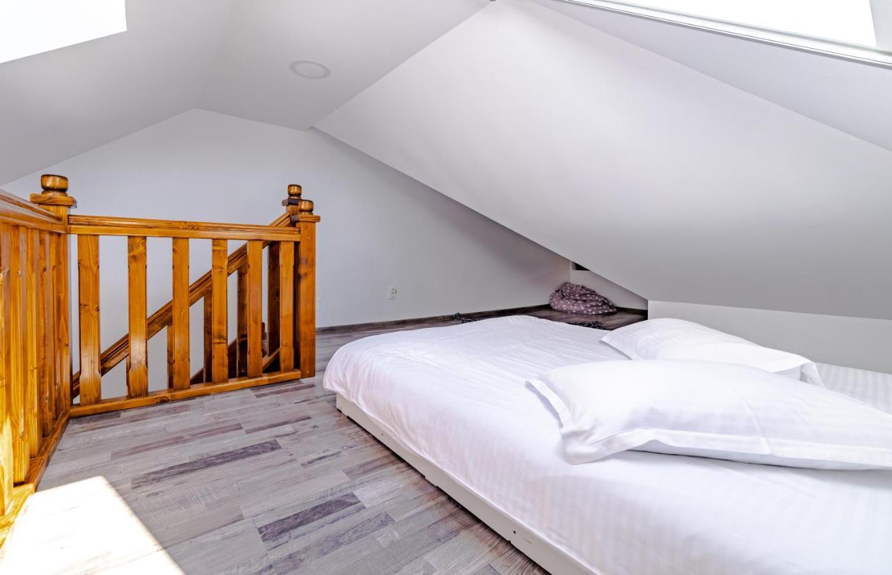Yael Luxury Apartments 2 Buşteni Eksteriør bilde