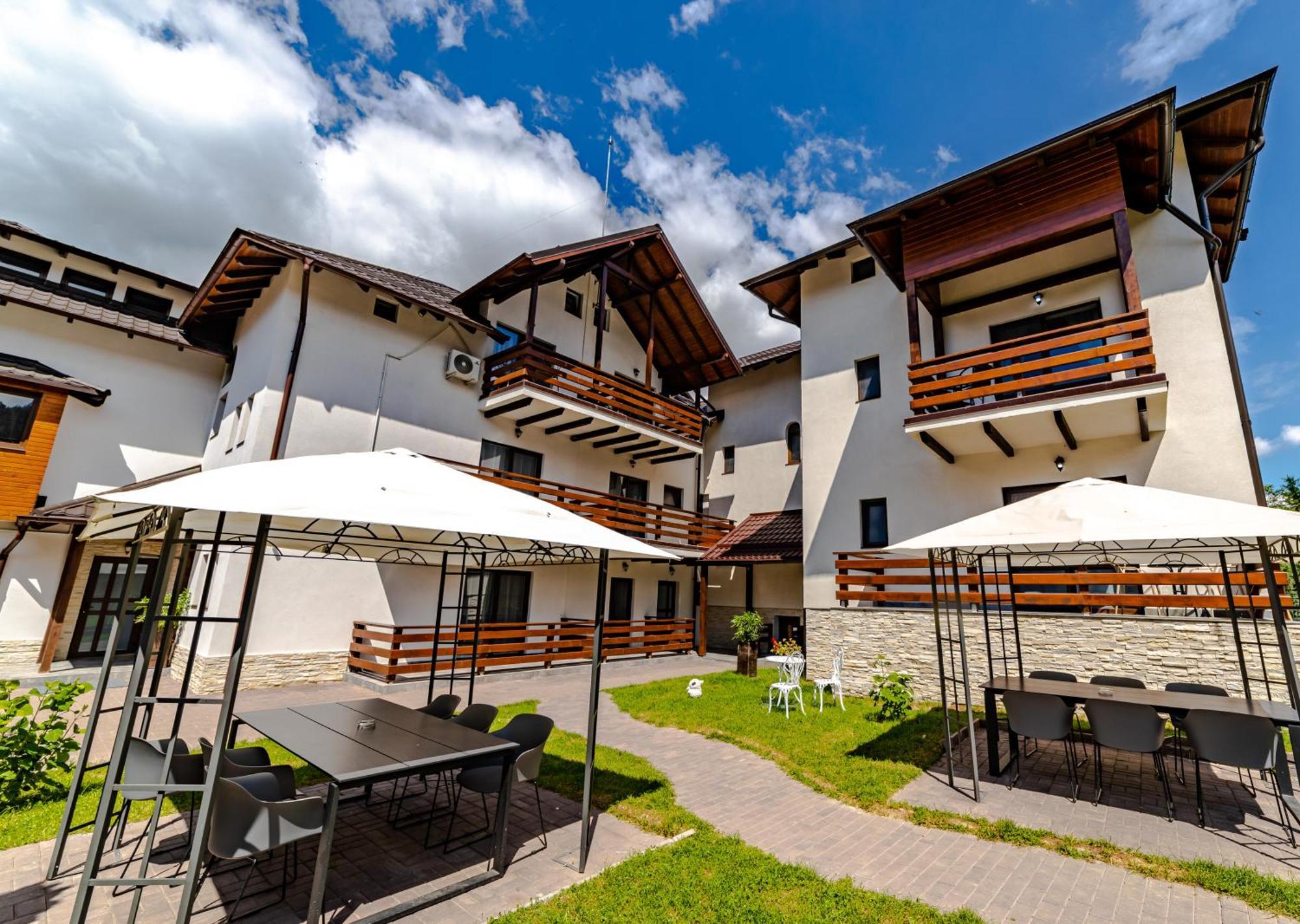 Yael Luxury Apartments 2 Buşteni Eksteriør bilde