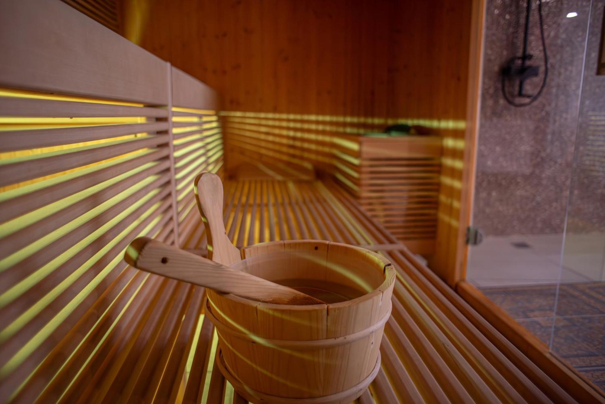 Yael Luxury Apartments 2 Buşteni Eksteriør bilde